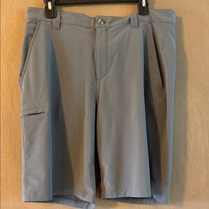 Columbia Men's Cargo Shorts in Gray